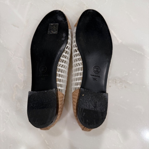 Chanel White and Beige Raffia Flats Size 38 - Picture 5 of 8